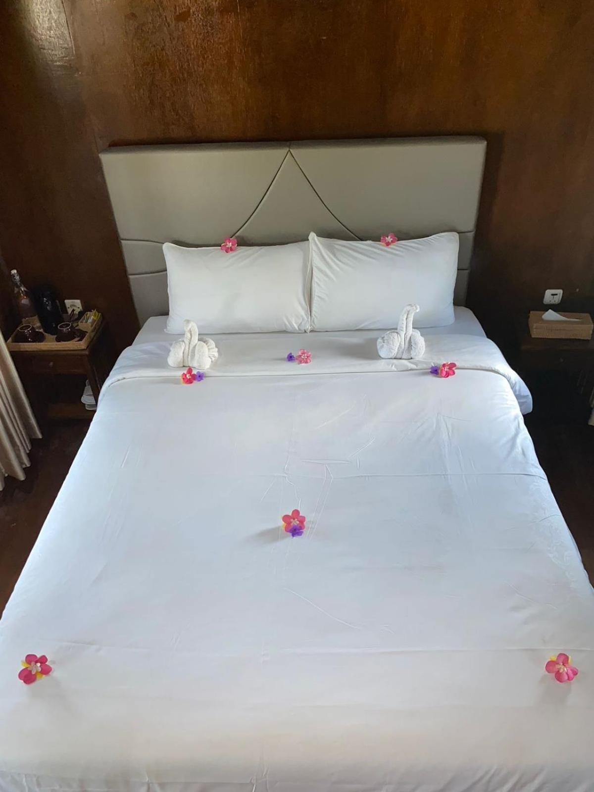 Q'Pelagos Sunset Bungalow Gili Trawangan Esterno foto